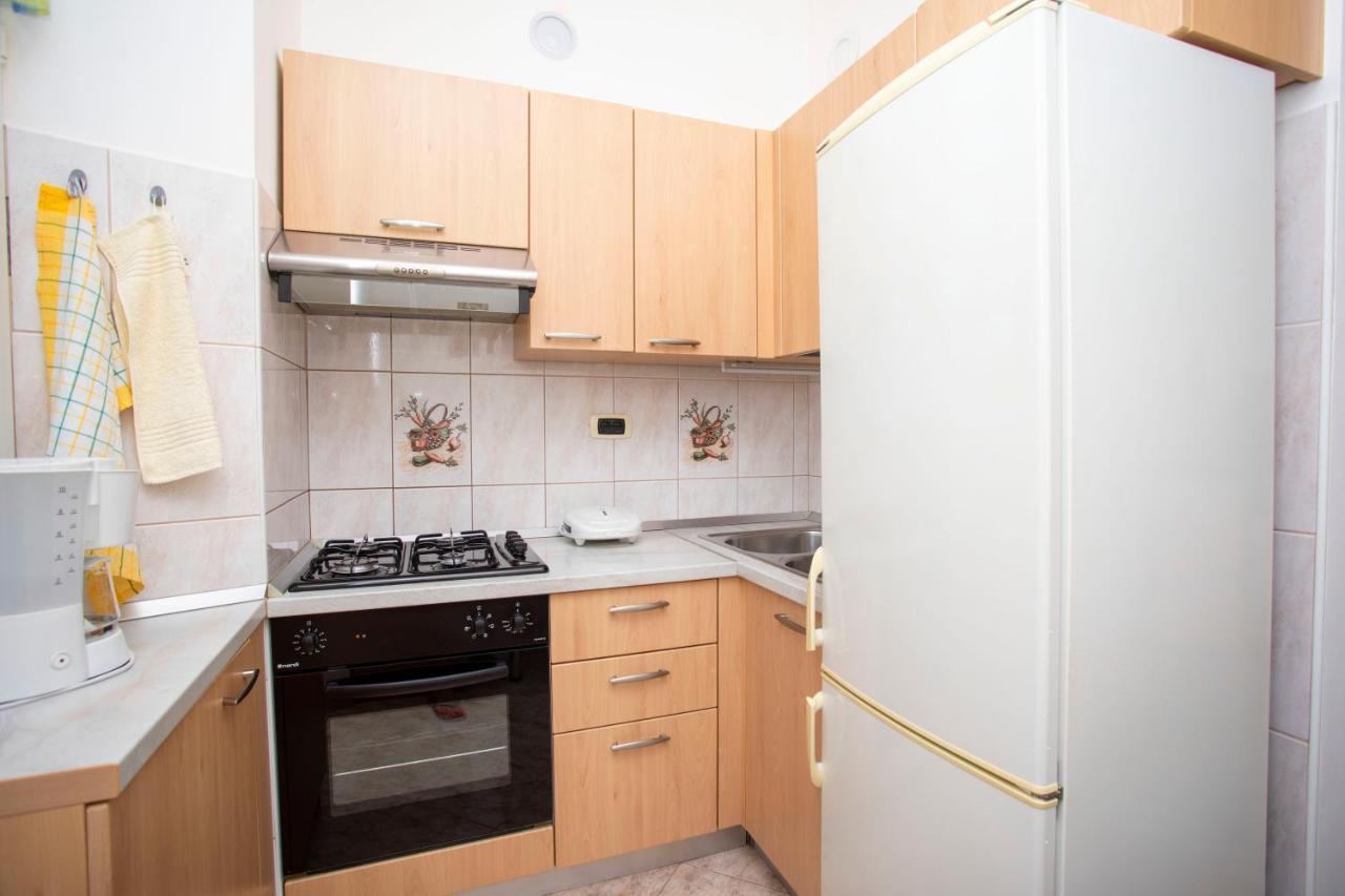 Apartman Lidija Koromačno Exterior foto